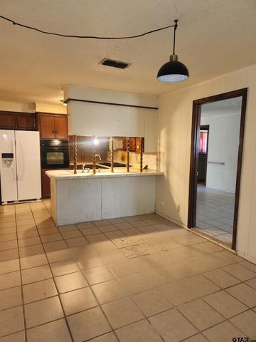 3108 N Grand Ave, Tyler, TX 75702