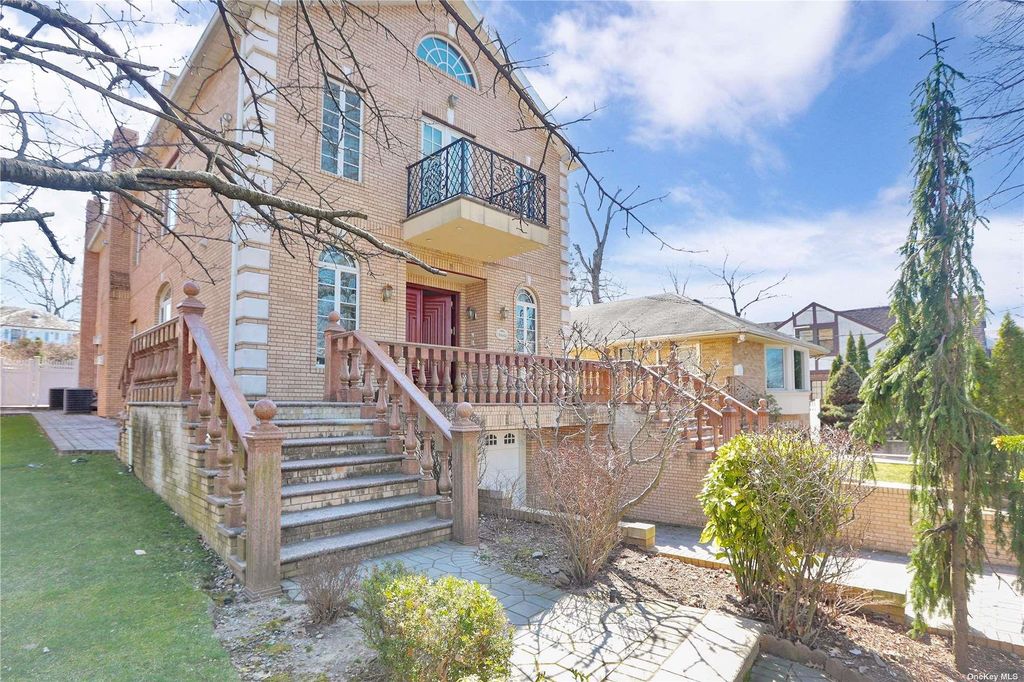 184-46 Aberdeen Road, Jamaica Estates, NY 11432
