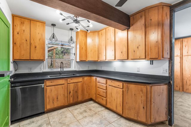 2310 39th A, Los Alamos, NM 87544