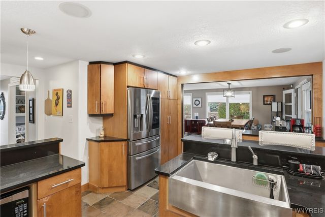 11 Cloister Court, Amherst, NY 14226