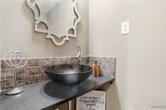 11 Cloister Court, Amherst, NY 14226