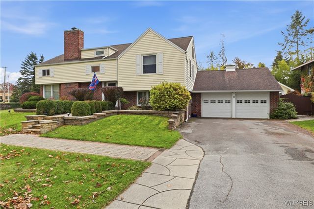 11 Cloister Court, Amherst, NY 14226