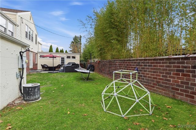 11 Cloister Court, Amherst, NY 14226