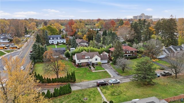 11 Cloister Court, Amherst, NY 14226