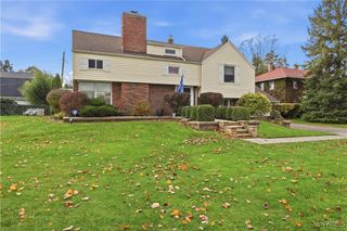 11 Cloister Court, Amherst, NY 14226