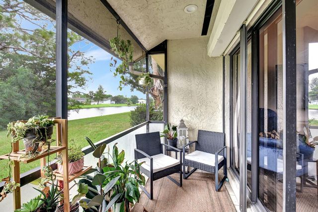 22 Via De Casas Sur 101, Boynton Beach, FL 33426