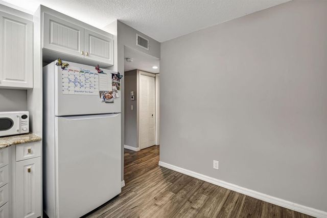 22 Via De Casas Sur 101, Boynton Beach, FL 33426