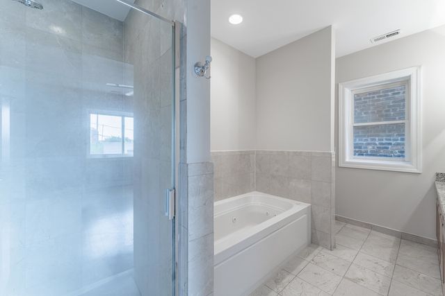 4011 W Fullerton Avenue 2E, Chicago, IL 60639