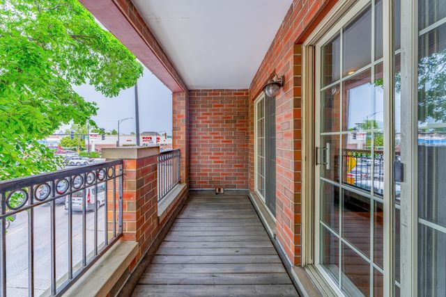 4011 W Fullerton Avenue 2E, Chicago, IL 60639