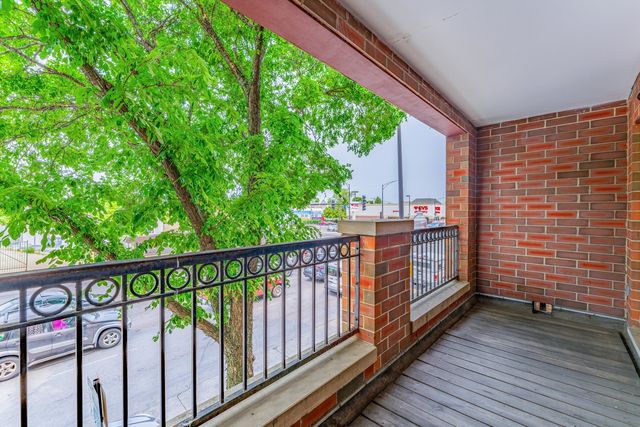 4011 W Fullerton Avenue 2E, Chicago, IL 60639