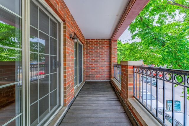 4011 W Fullerton Avenue 2E, Chicago, IL 60639