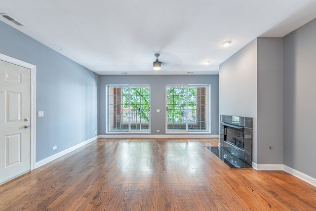 4011 W Fullerton Avenue 2E, Chicago, IL 60639