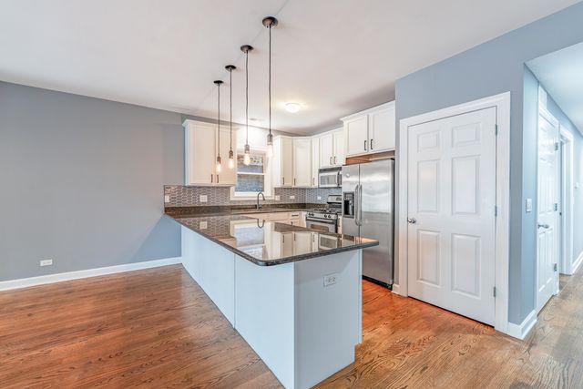 4011 W Fullerton Avenue 2E, Chicago, IL 60639