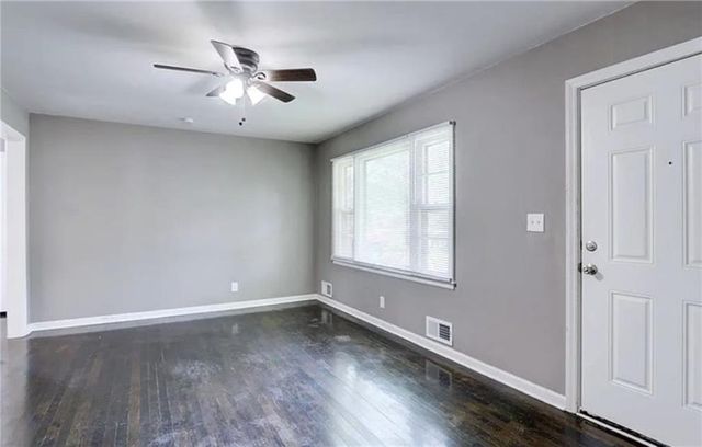 10109 Hillcrest Road, Kansas City, MO 64134