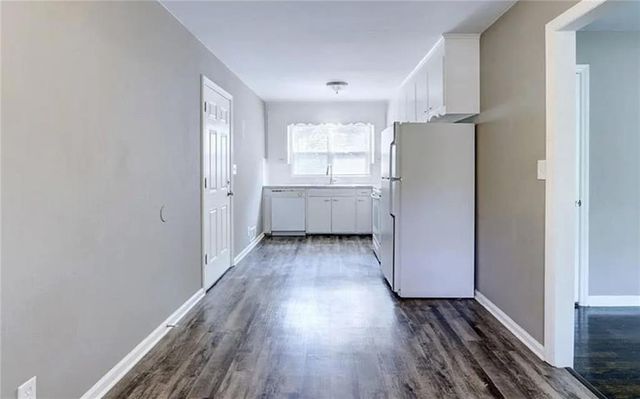 10109 Hillcrest Road, Kansas City, MO 64134