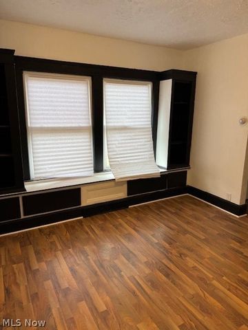 12001 Oakview Avenue DOWN, Cleveland, OH 44108