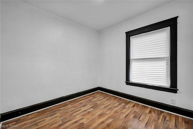 12001 Oakview Avenue DOWN, Cleveland, OH 44108