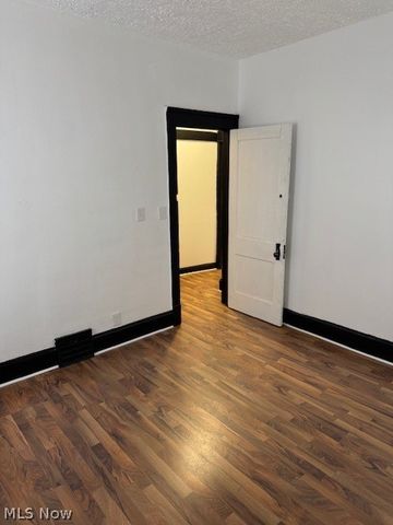 12001 Oakview Avenue DOWN, Cleveland, OH 44108