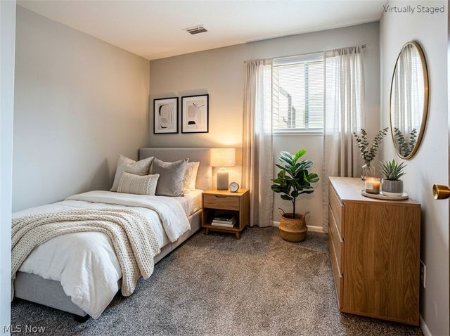 6260 Greenwood Pkwy Pky 101, Sagamore Hills, OH 44067