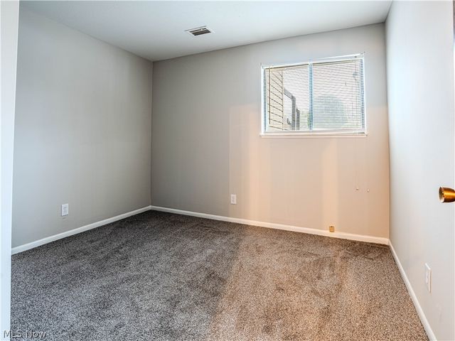 6260 Greenwood Pkwy Pky 101, Sagamore Hills, OH 44067