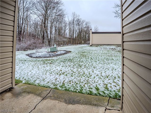 6260 Greenwood Pkwy Pky 101, Sagamore Hills, OH 44067