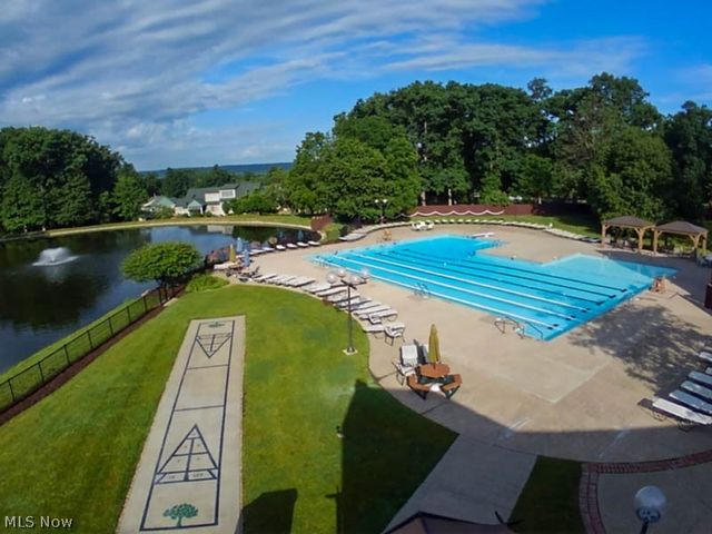 6260 Greenwood Pkwy Pky 101, Sagamore Hills, OH 44067