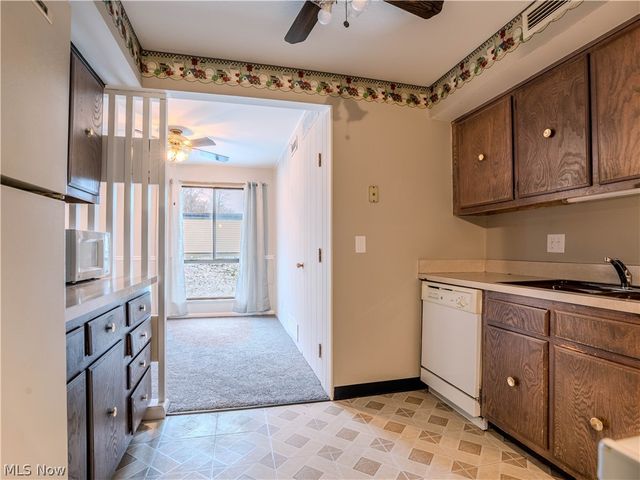 6260 Greenwood Pkwy Pky 101, Sagamore Hills, OH 44067