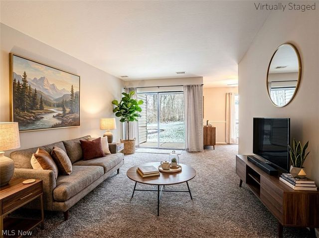 6260 Greenwood Pkwy Pky 101, Sagamore Hills, OH 44067