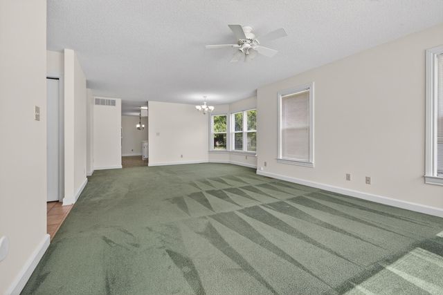 1045 N Colorado Street, Nevada, MO 64772