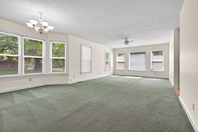 1045 N Colorado Street, Nevada, MO 64772