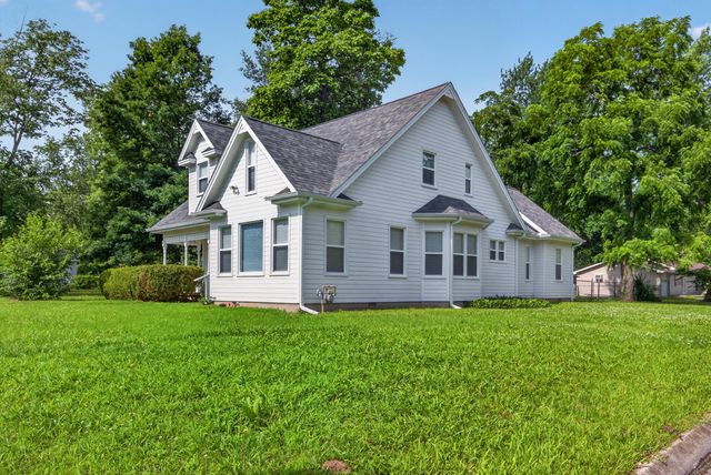 1045 N Colorado Street, Nevada, MO 64772