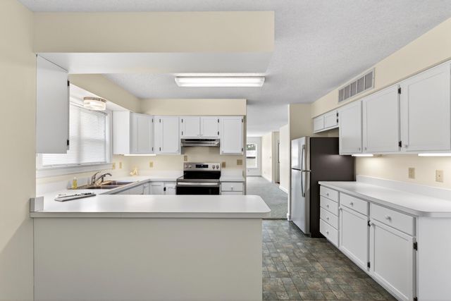 1045 N Colorado Street, Nevada, MO 64772