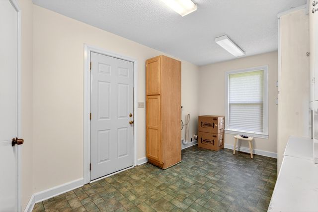 1045 N Colorado Street, Nevada, MO 64772
