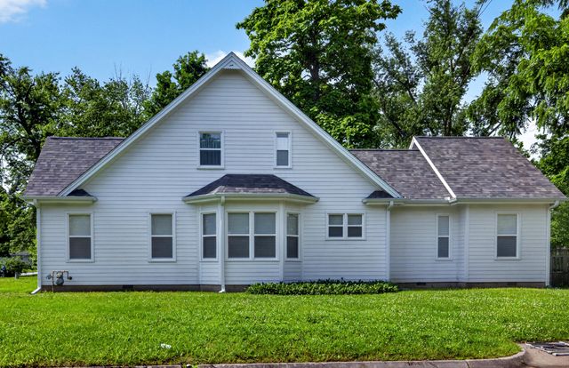 1045 N Colorado Street, Nevada, MO 64772