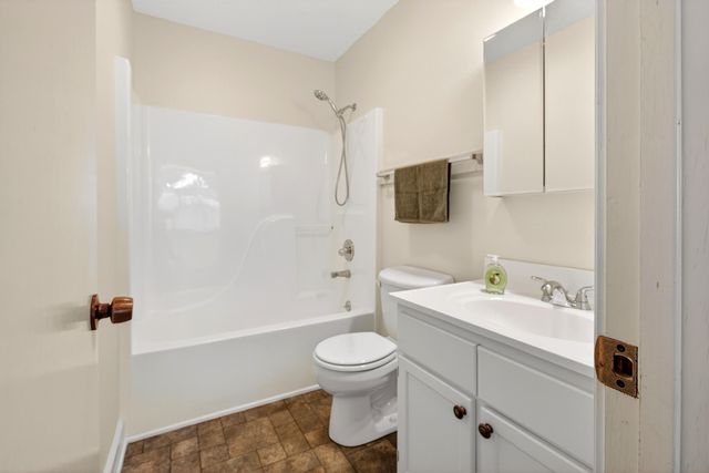 1045 N Colorado Street, Nevada, MO 64772
