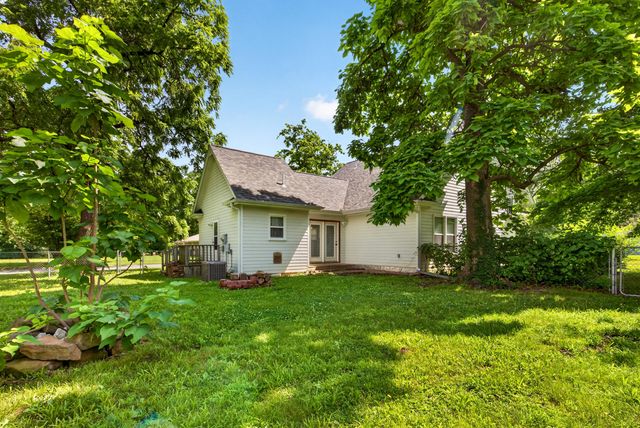 1045 N Colorado Street, Nevada, MO 64772