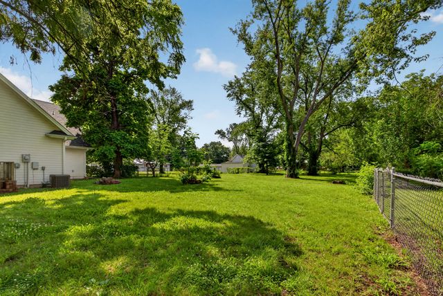 1045 N Colorado Street, Nevada, MO 64772