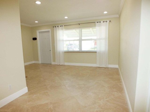 121 SW 8th Court, Boynton Beach, FL 33426