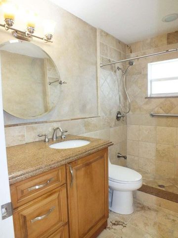 121 SW 8th Court, Boynton Beach, FL 33426