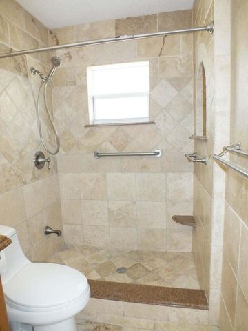 121 SW 8th Court, Boynton Beach, FL 33426