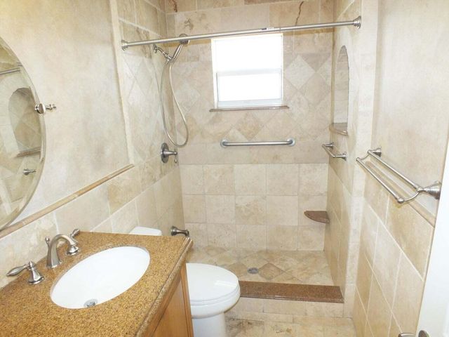 121 SW 8th Court, Boynton Beach, FL 33426
