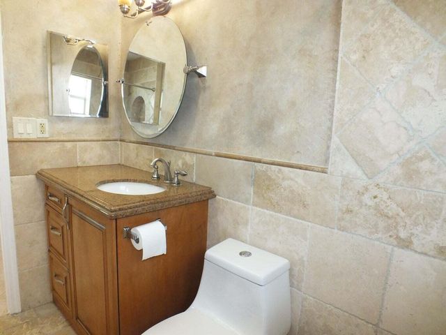121 SW 8th Court, Boynton Beach, FL 33426