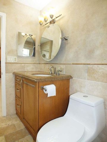 121 SW 8th Court, Boynton Beach, FL 33426