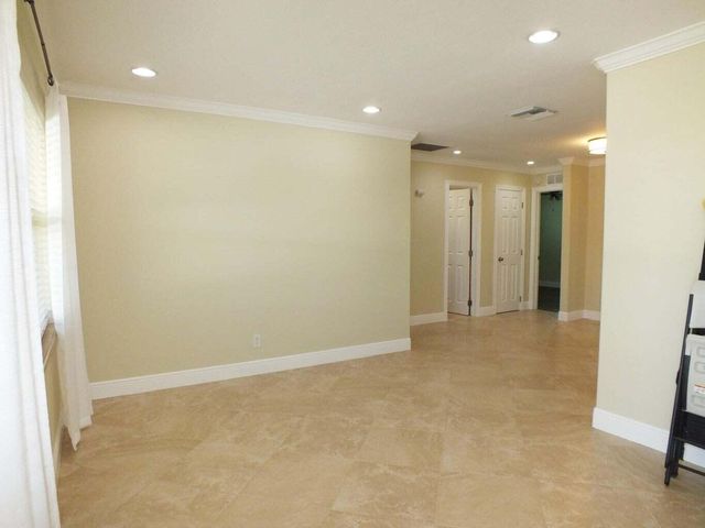 121 SW 8th Court, Boynton Beach, FL 33426