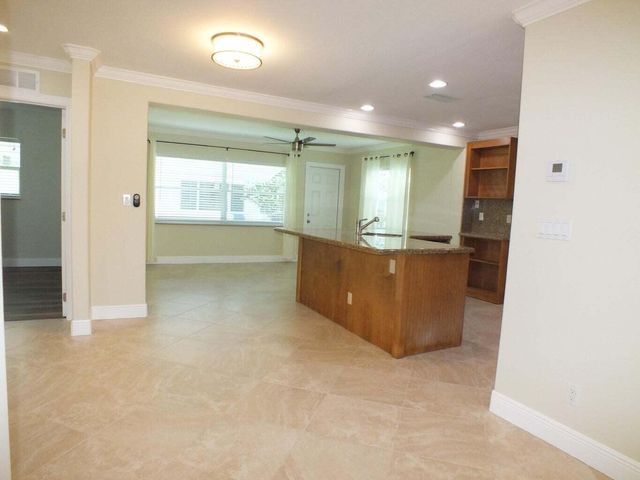 121 SW 8th Court, Boynton Beach, FL 33426