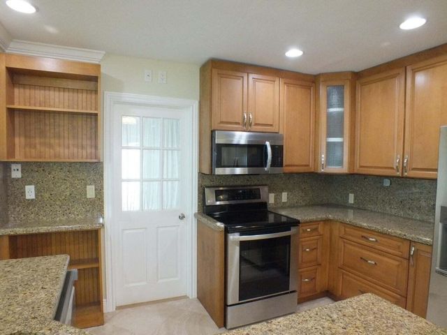 121 SW 8th Court, Boynton Beach, FL 33426
