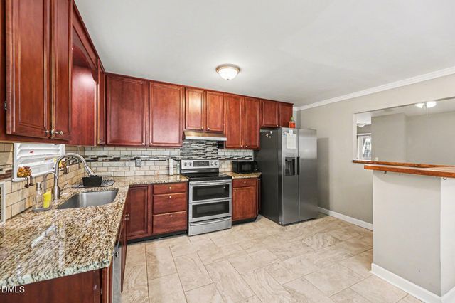 208 Deep Creek Drive, Clayton, NC 27520