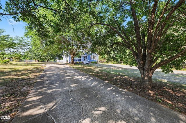 208 Deep Creek Drive, Clayton, NC 27520