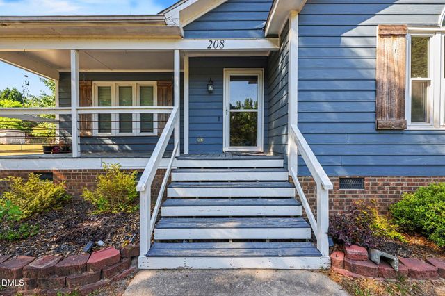 208 Deep Creek Drive, Clayton, NC 27520