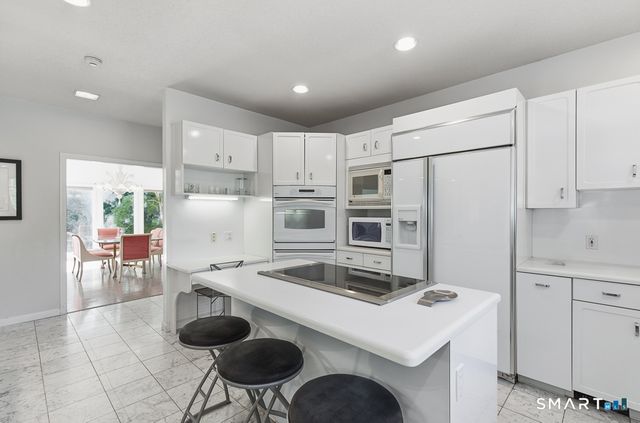 30 Grouse Lane, Woodbridge, CT 06525